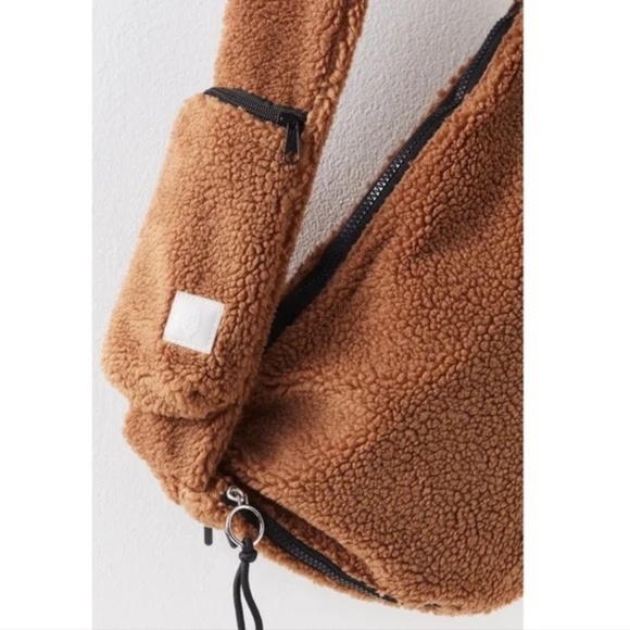 NWT FP Movement Free People Sherpa Sling Bag NWT FP Movement by Free People - Picture 6 of 6
